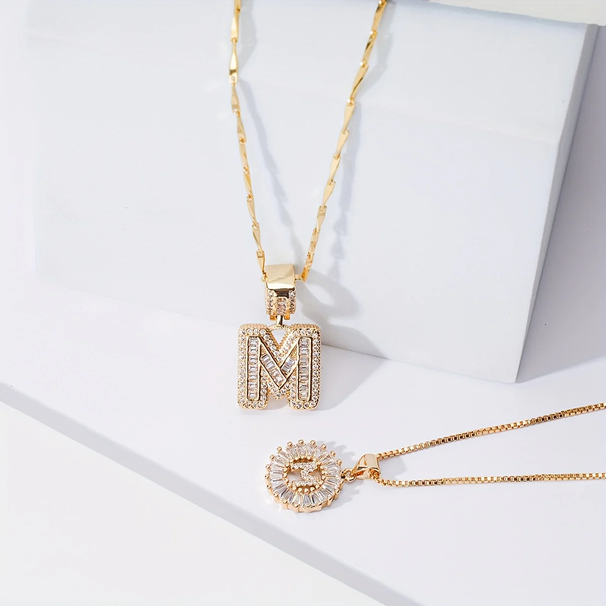 ✨LBMLBM™Bestselling Crystal-Studded 26 English Letter Necklace for Women with Copper Zirconia Setting and Genuine Gold-Plated Flower Letters 2Pc Set💎